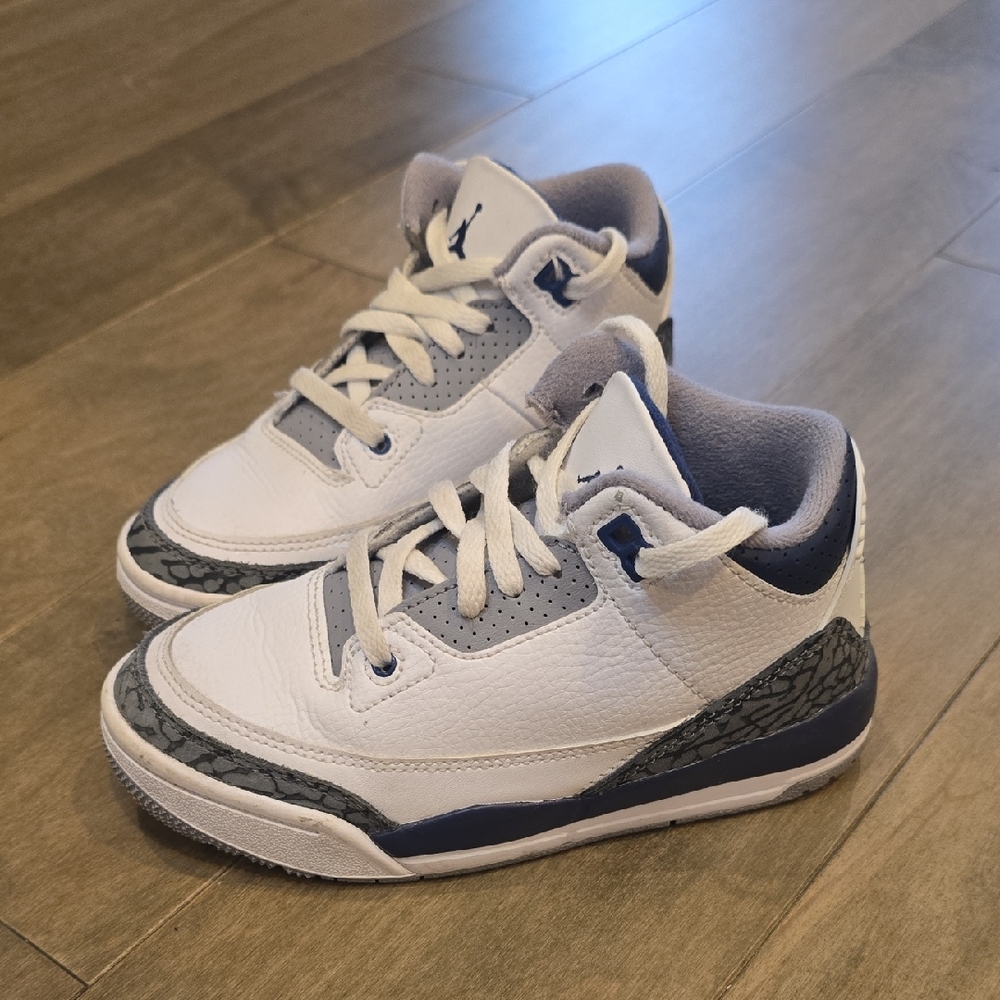 Nike Kids White and Navy Sneakers